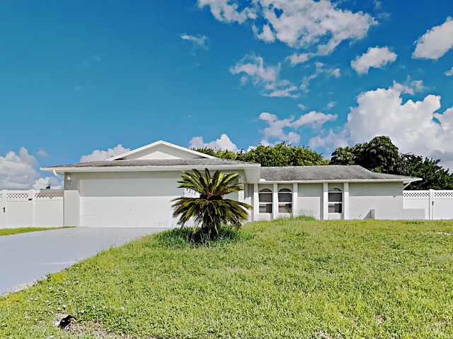 4215 Sw Jarmer Road - Photo 1