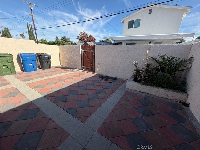 22916 1/2 Cantlay Street - Photo 1