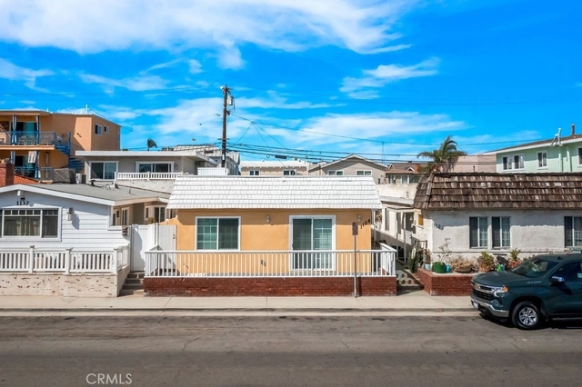 1128 W Balboa Blvd - Photo 1