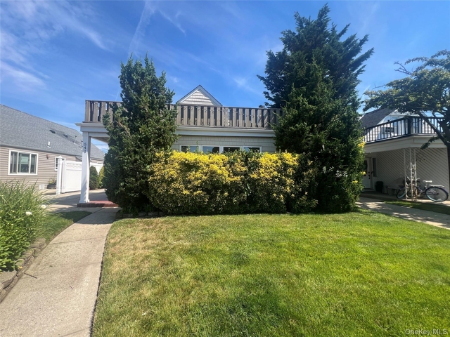 541 E Park Avenue - Photo 1