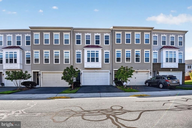 220 Apsley Terrace - Photo 1