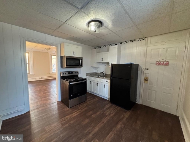171 S Charlotte Street - Photo 1
