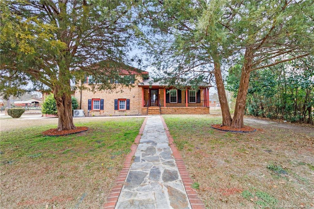 612 Freda Court - Photo 1