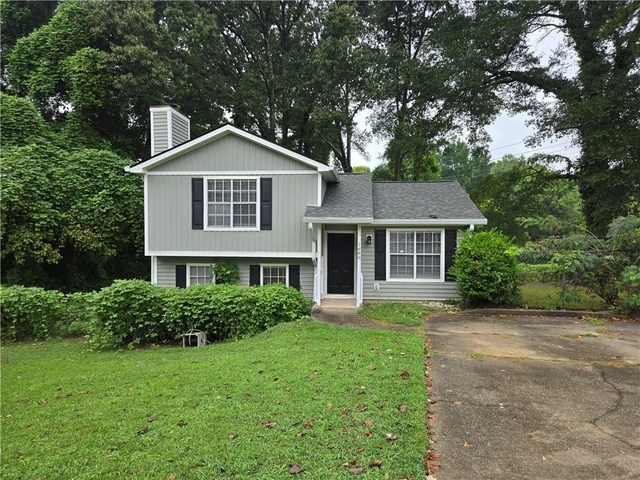 1680 Wee Kirk Road Se - Photo 1