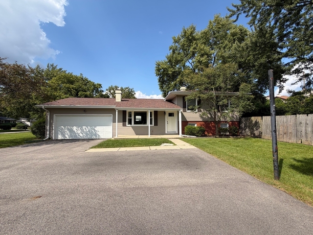 5s481 Glenoban Drive - Photo 1