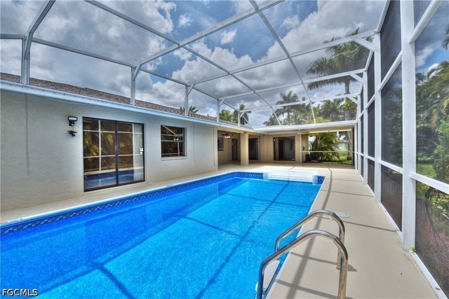 3603 Se 18th Place - Photo 1