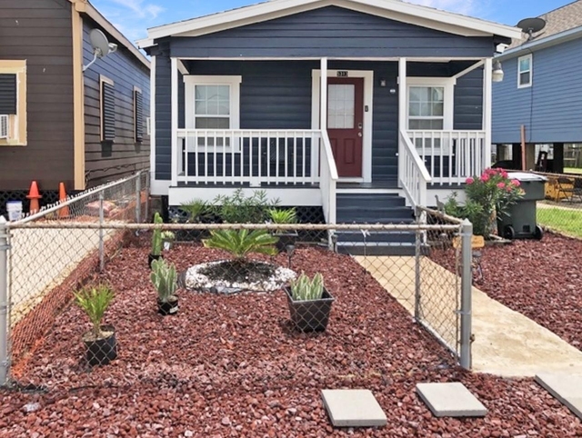 5313 Avenue K - Photo 1