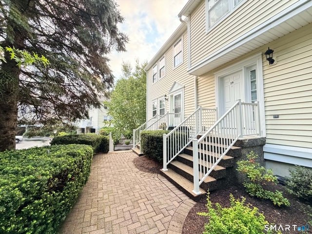633 Danbury Road - Photo 1