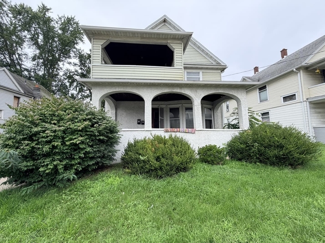 12 Tompkins St - Photo 1