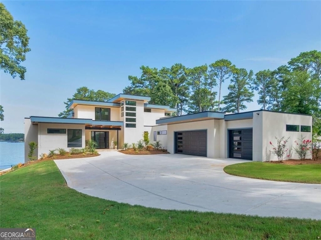 3258 S Bay Drive - Photo 1