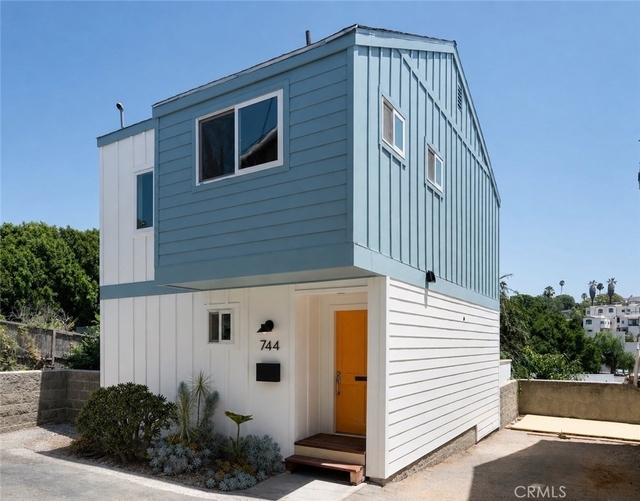 744 N Dillon Street - Photo 1