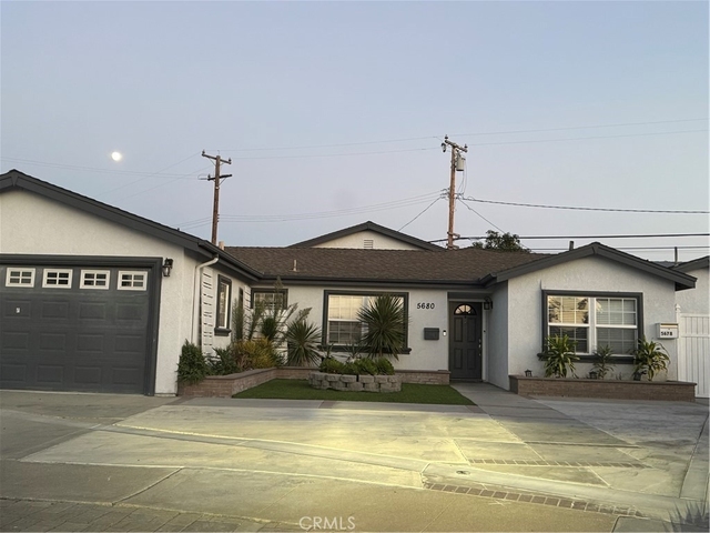 5678 Oak Pl - Photo 1