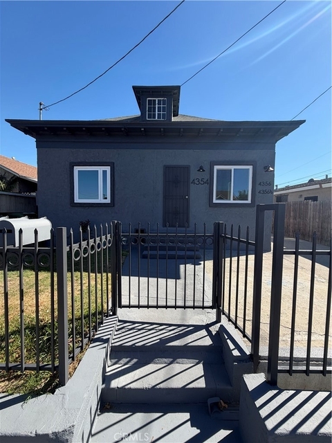 4354 Compton - Photo 1