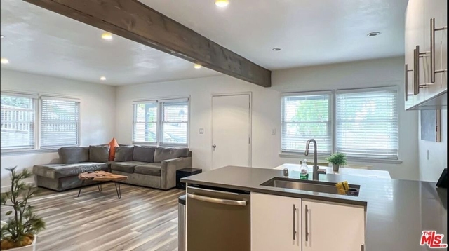 2117 Duane Street - Photo 1