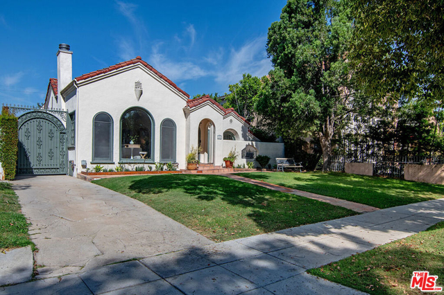 121 S Poinsettia Place - Photo 1