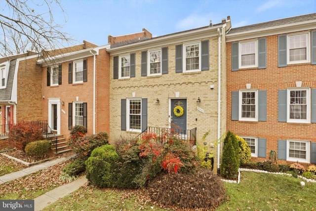 7010 Leestone Street - Photo 1