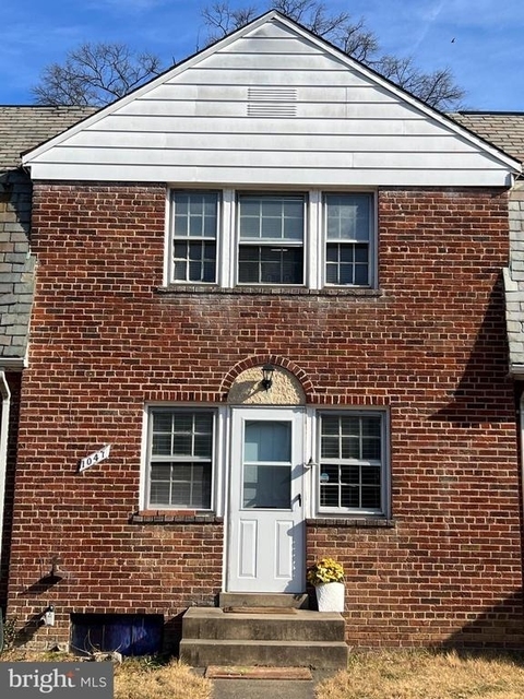 1047 N Monroe Street - Photo 1