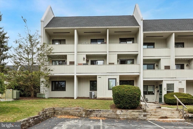344 Summit House - Photo 1