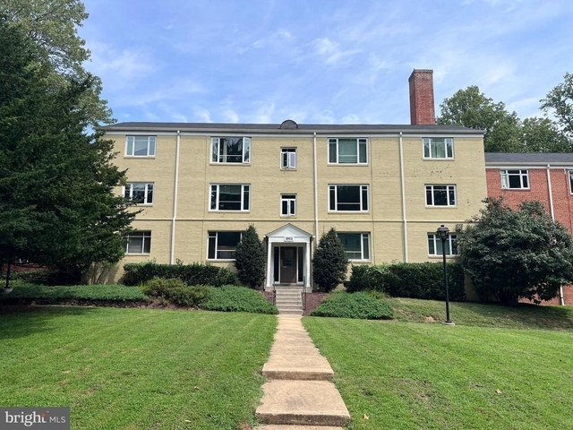 10413 Montrose Avenue - Photo 1