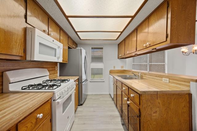 800 E Central Dr - Photo 1