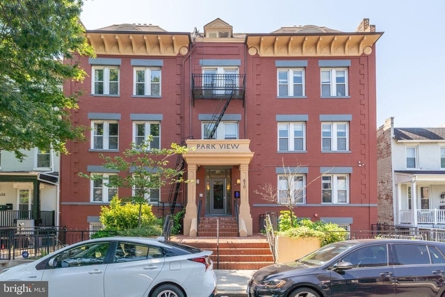 610 Irving Street Nw - Photo 1