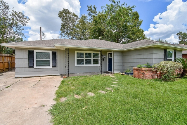 7406 Schiller Street - Photo 1
