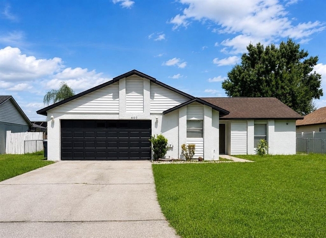 607 Koala Court - Photo 1