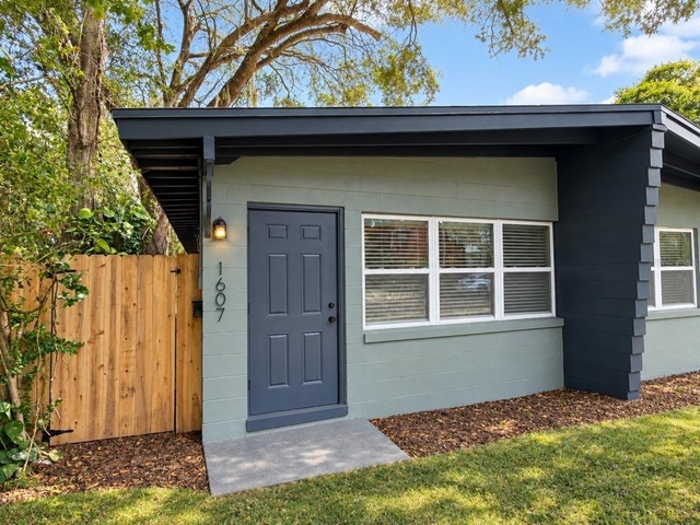 1607 Dauphin Lane - Photo 1