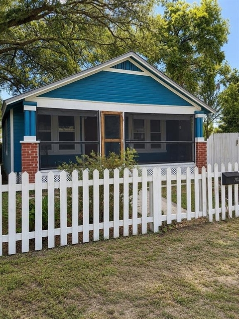 703 Sw 5th Street - Photo 1