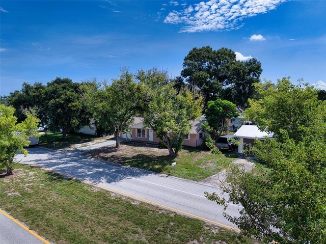 4115 37th Street W - Photo 1