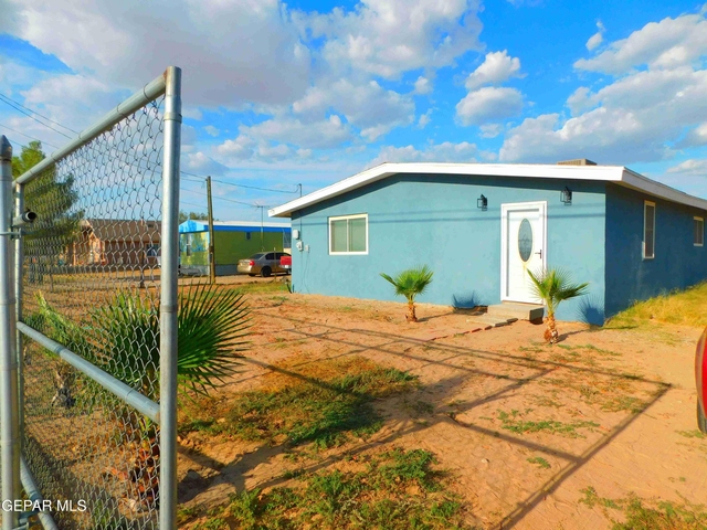 712 Ascencion Street - Photo 1