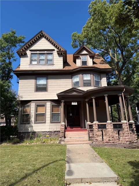 31 N Goodman Street - Photo 1