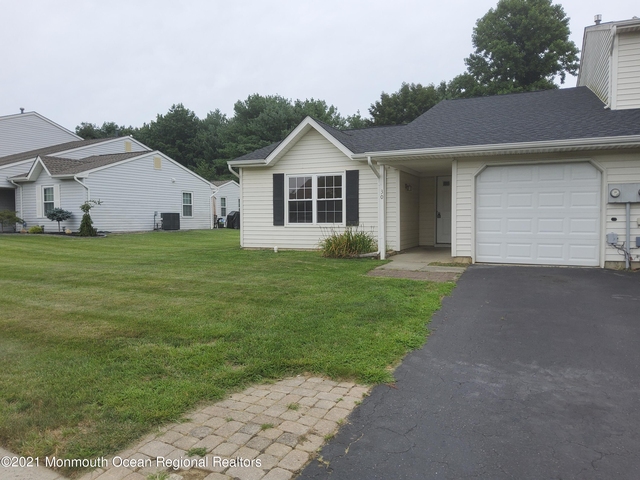 30 Harbor Circle - Photo 1