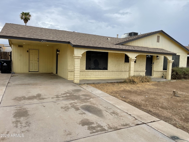 2211 N 54th Lane - Photo 1