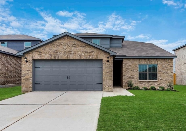 734 Saratoga Drive - Photo 1