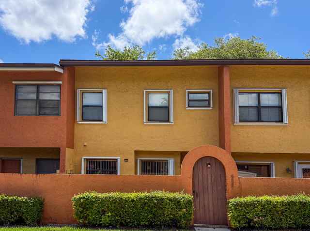 4567 Nw 90th Avenue - Photo 1