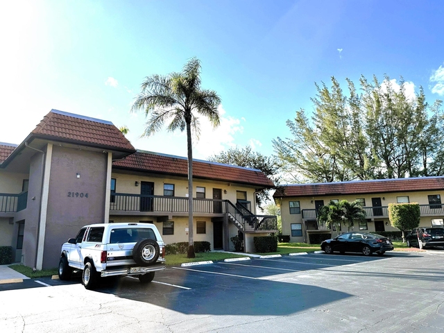 21904 Lake Forest Circle - Photo 1