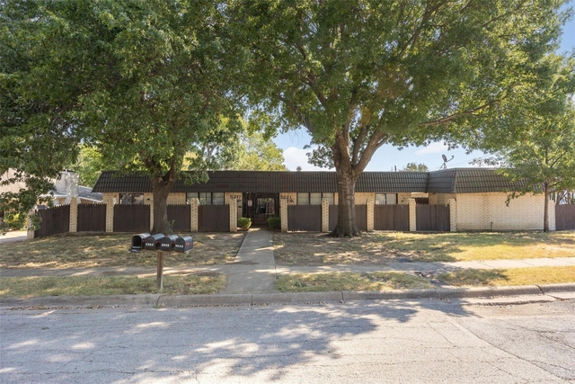5221 Cordova Avenue - Photo 1