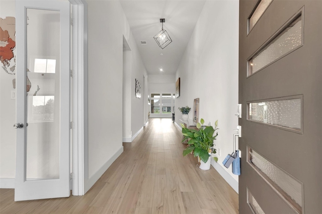 506 Lakeshore Boulevard - Photo 1