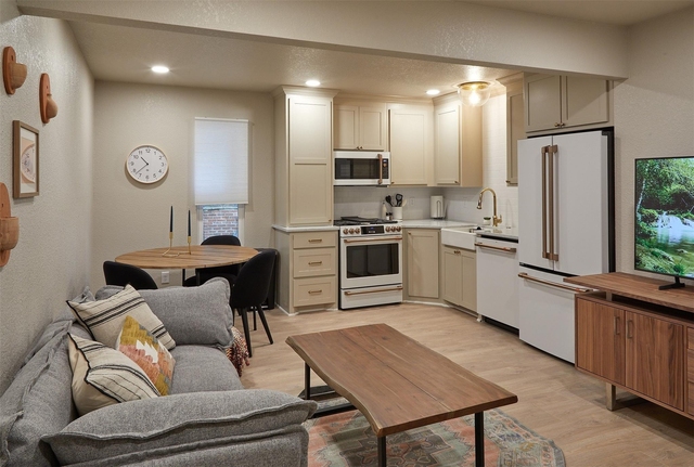 805 Lilac Street - Photo 1