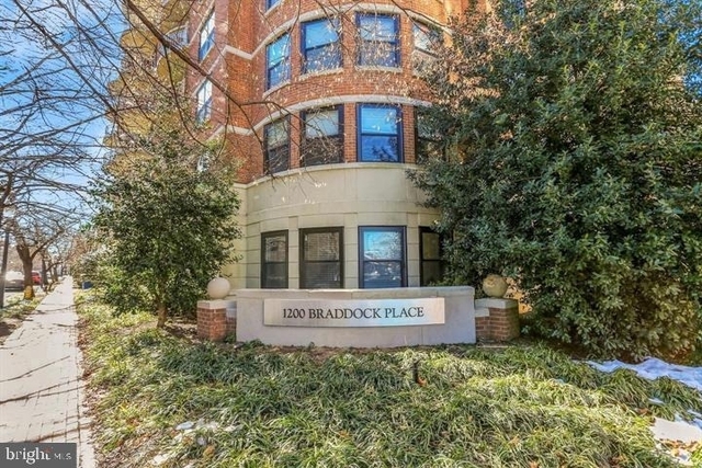 1200 Braddock Place - Photo 1