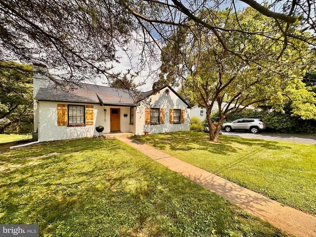310 Summit Avenue - Photo 1