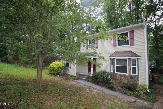 608 E Dynasty Drive - Photo 1