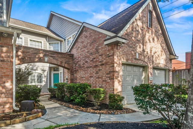 2351 Summit Way - Photo 1