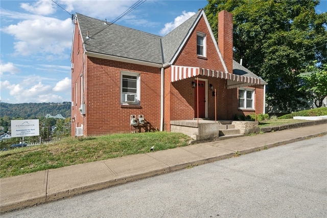 612 Hopkins St - Photo 1