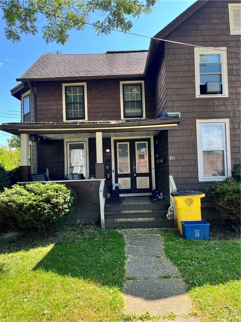 411 W 1st Street - Photo 1