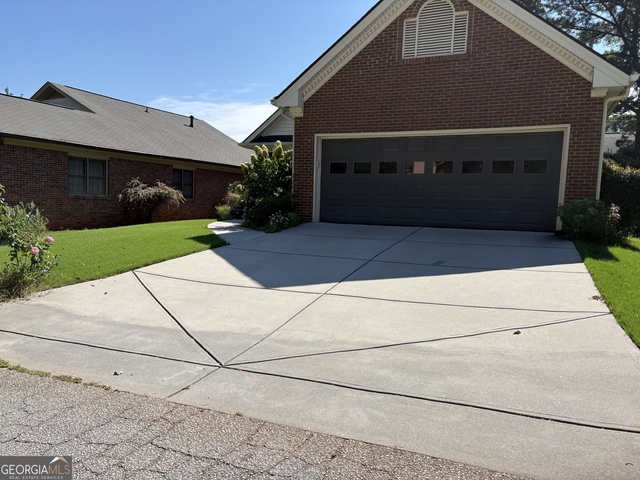 1224 Hunters Drive - Photo 1
