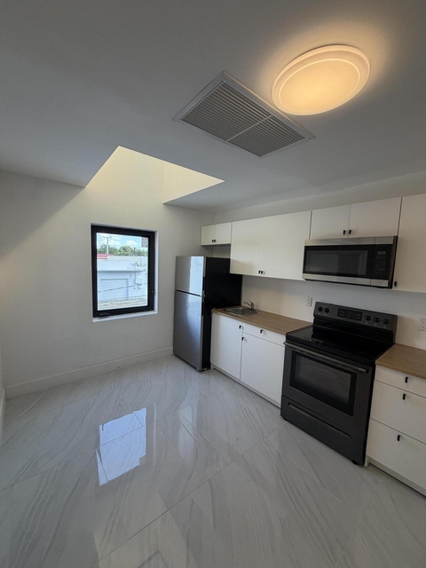 8211 Biscayne Boulevard - Photo 1