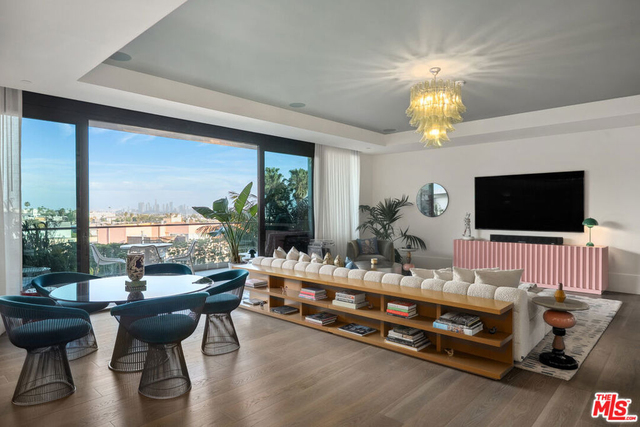 8420 W Sunset Boulevard - Photo 1