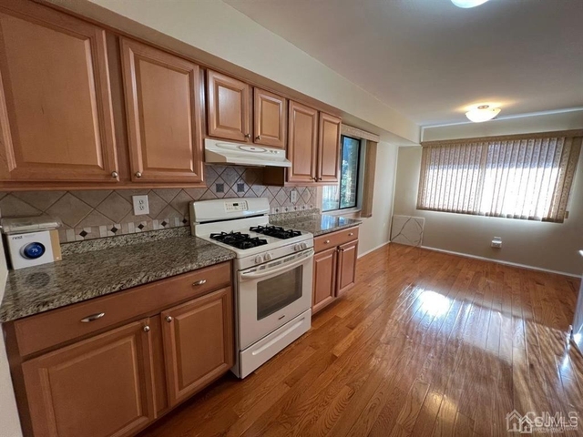 412 Edison Glen Terrace - Photo 1